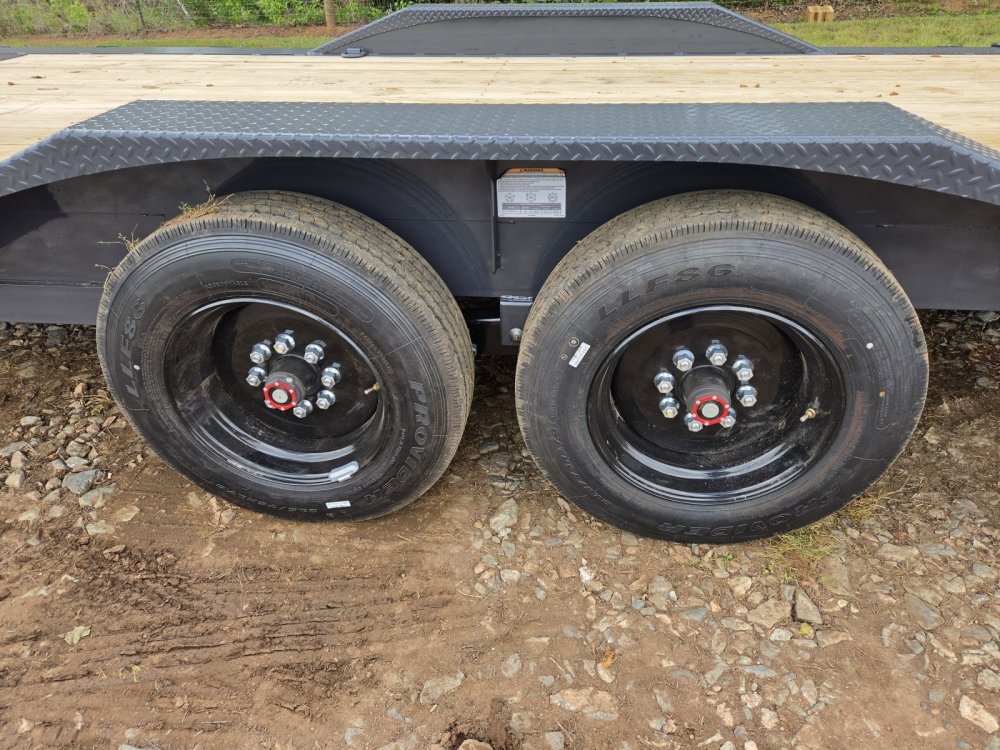 2027 Lamar 102x24 16k Gooseneck Equipment Hauler w/ Winch Plate and Stand-Up Ramps