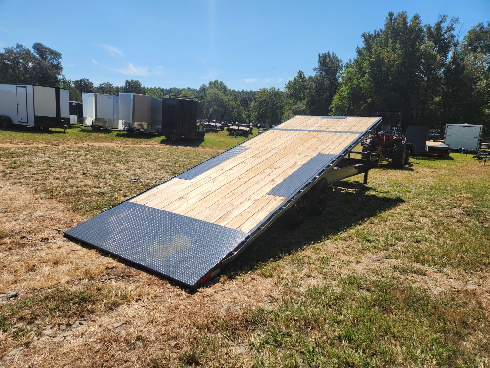 2026 Lamar 102x24 16k Deckover Tilt w/ Winch Plate and Solar Charger