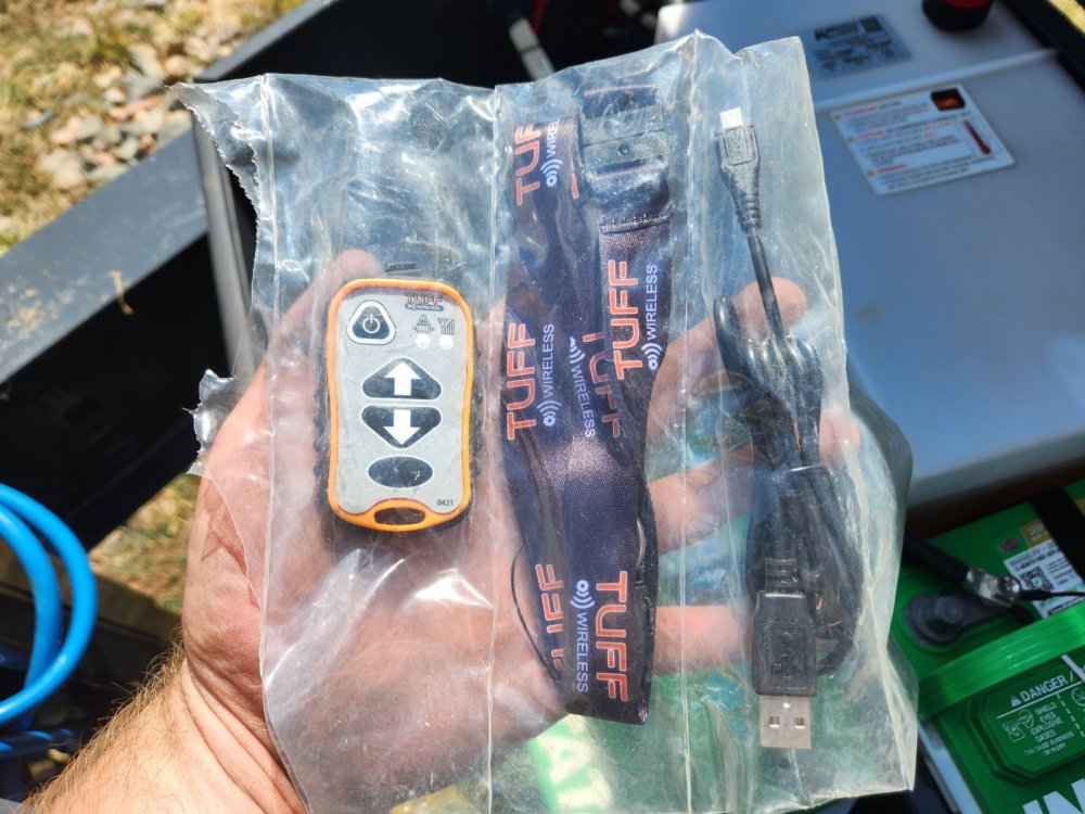 2026 Lamar Trailers 7x16 21k Telescopic Dump w/ Wireless Remote, Solar Charger, 2 Batteries and 36" 