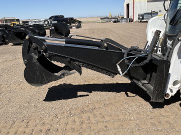 6.5' BACKHOE WITH THUMB & 18" BUCKET