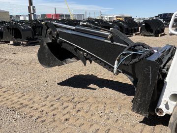 6.5' BACKHOE WITH THUMB & 18" BUCKET