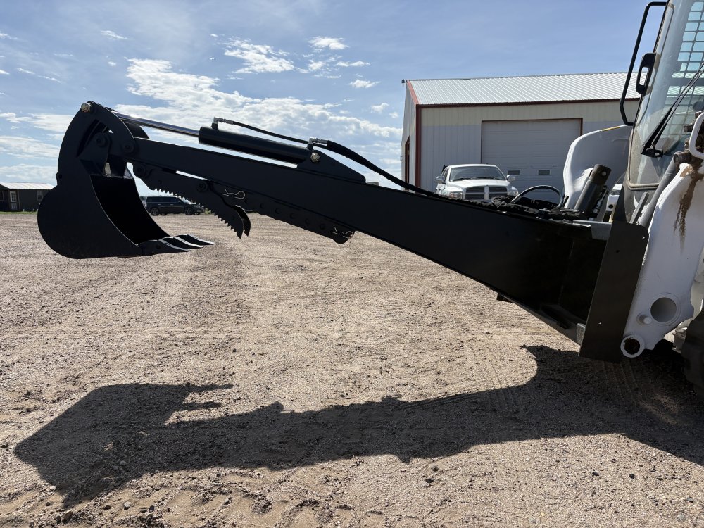 8.5'  BACKHOE WITH THUMB & 18" BUCKET