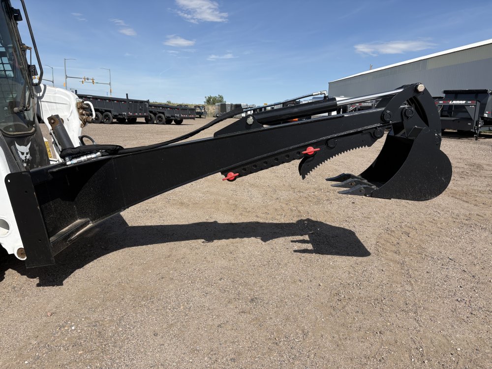 8.5'  BACKHOE WITH THUMB & 18" BUCKET