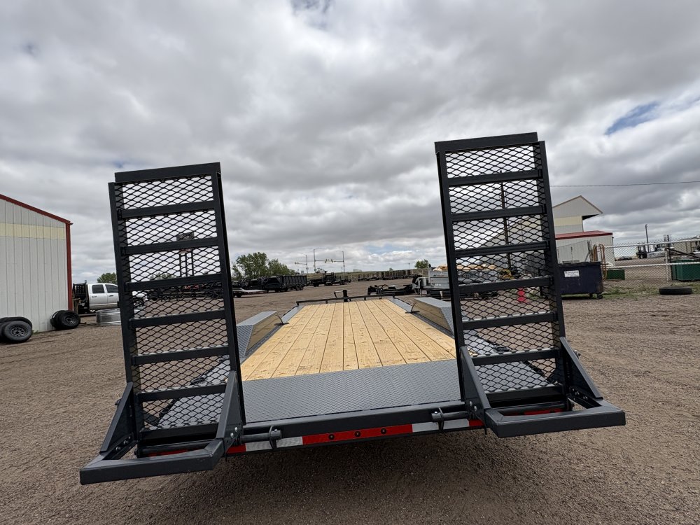 8.5'x22' Lamar Equipment