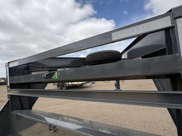 8.5'x40' Lamar Flatbed