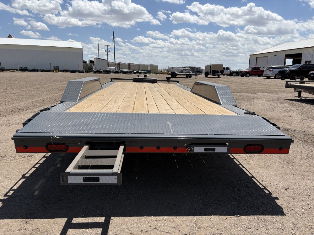 8.5'x22' Lamar Equipment