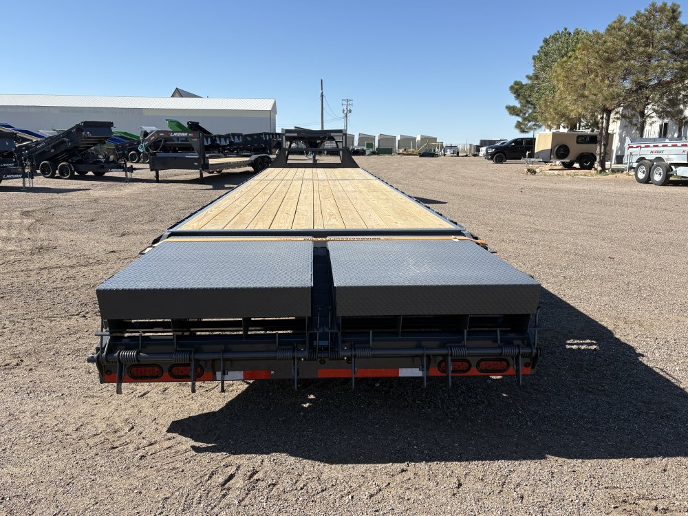 8.5'x40' Lamar Flatbed