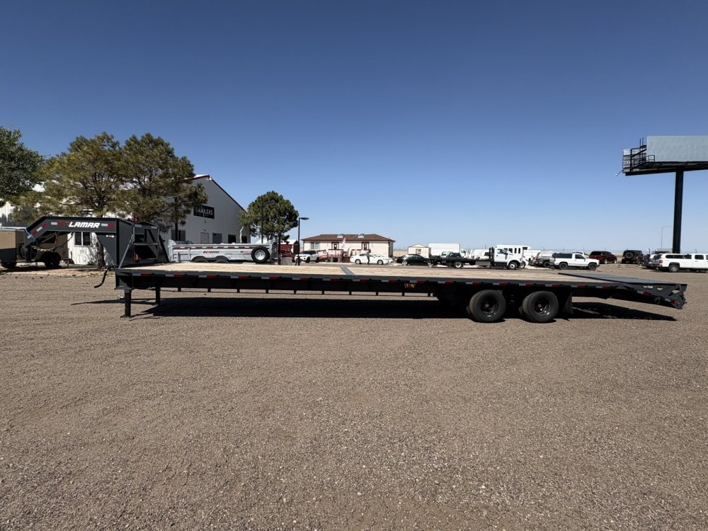 8.5'x40' Lamar Flatbed
