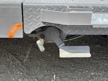 8.5'x24' RawMaxx Tilt Deck