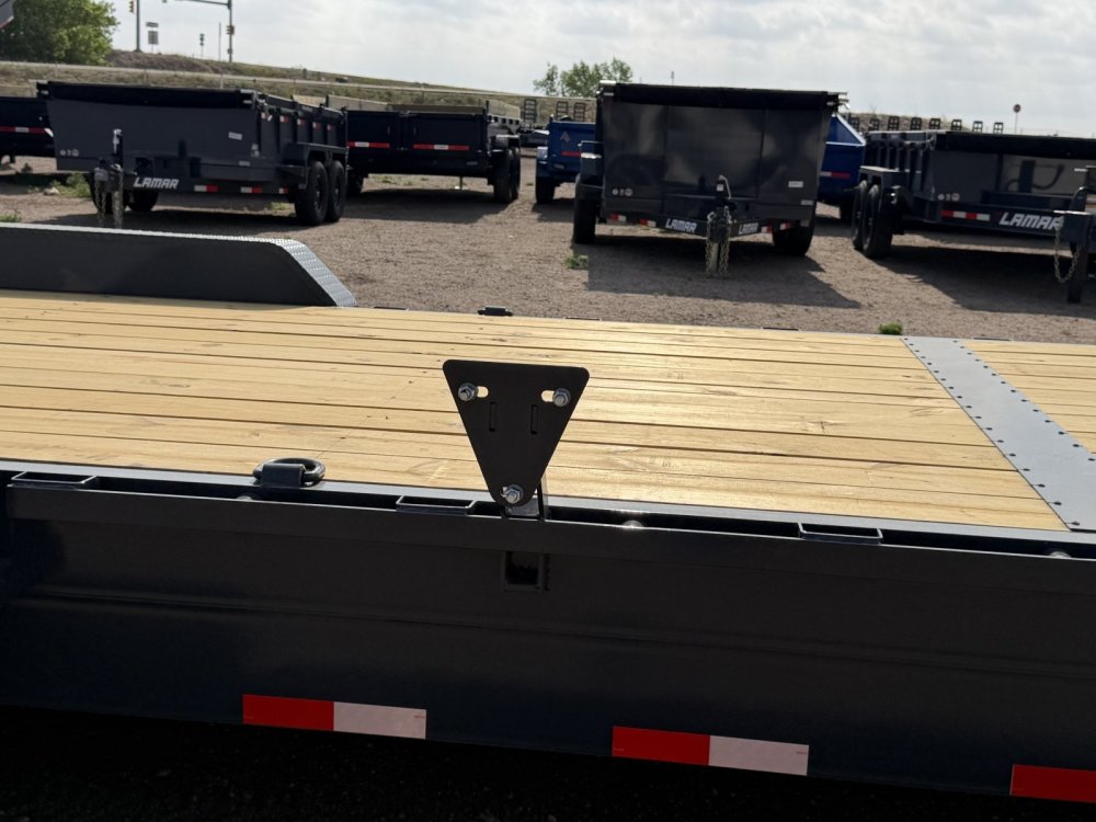 7'x24' Lamar Equipment