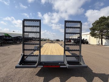 7'x24' Lamar Equipment