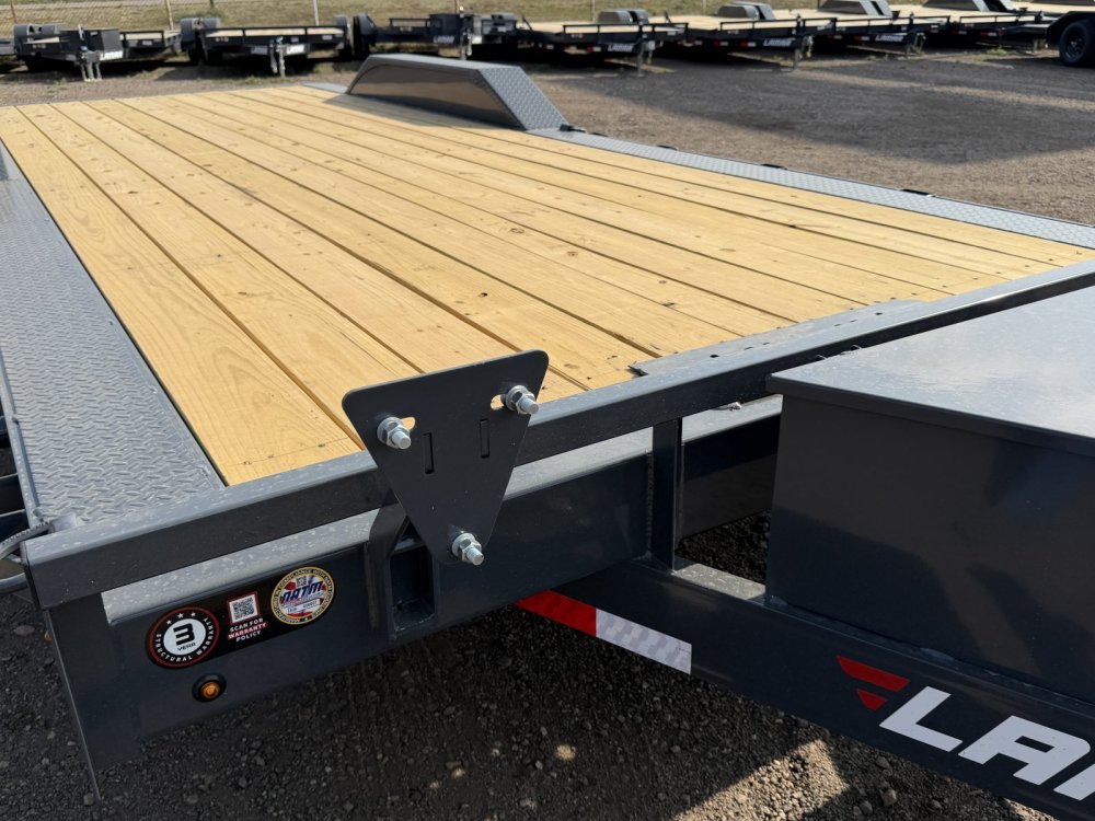 8.5'x22' Lamar Equipment
