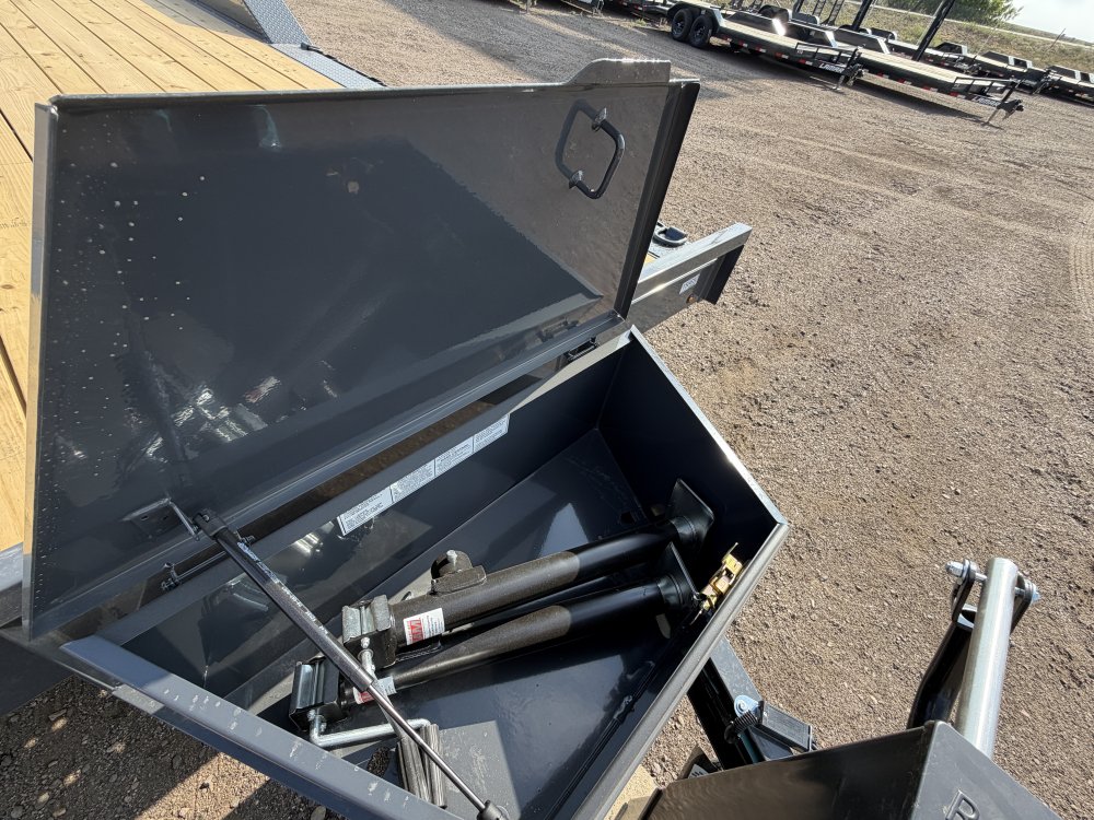 8.5'x22' Lamar Equipment
