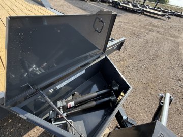 8.5'x22' Lamar Equipment