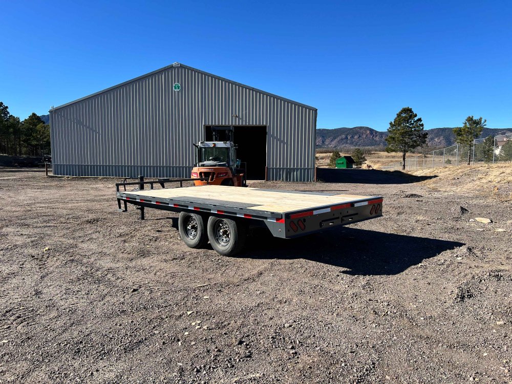 8.5'x16' Lamar Flatbed