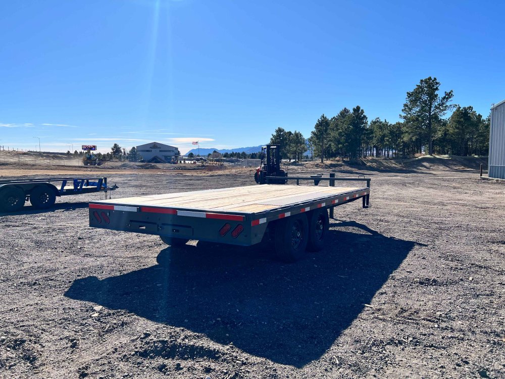 8.5'x16' Lamar Flatbed