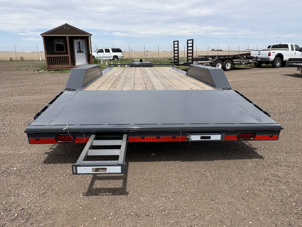 8.5'x22' Lamar Equipment