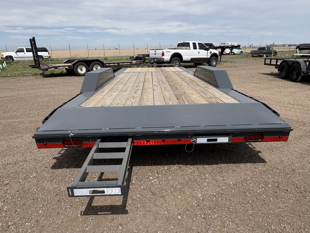 8.5'x24' Lamar Equipment