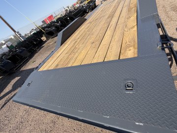 8.5'x24' Lamar Equipment