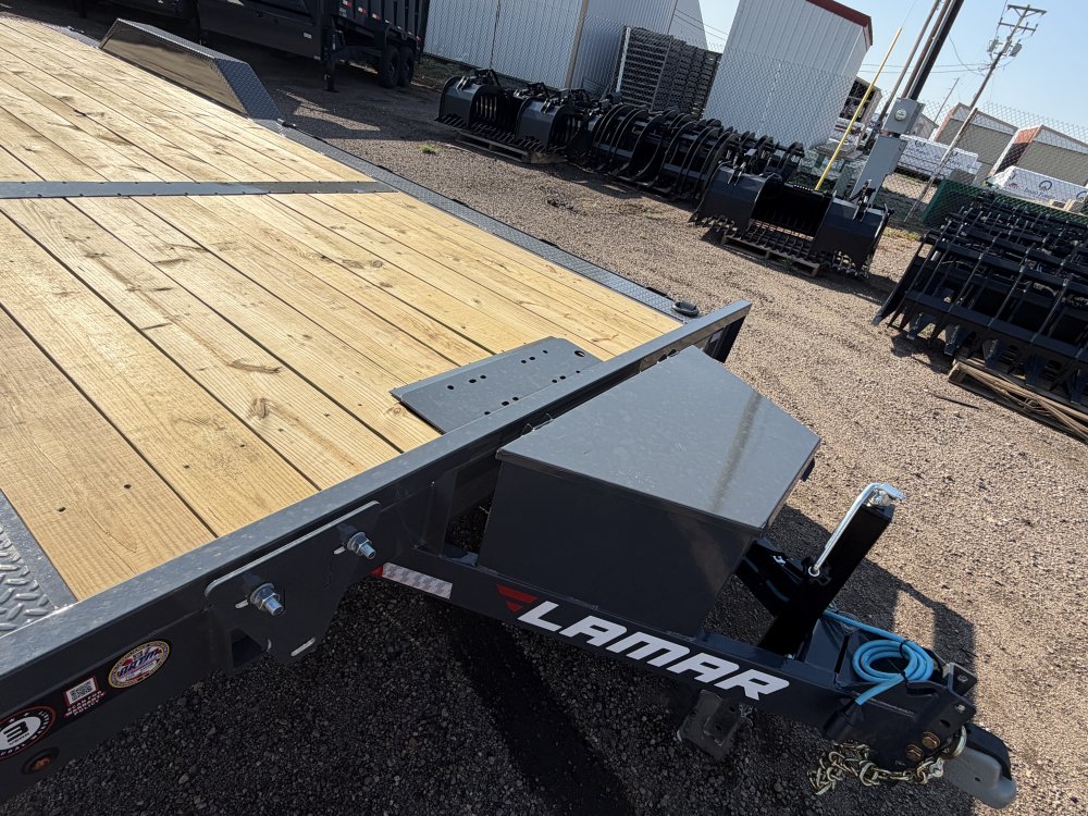 8.5'x24' Lamar Equipment