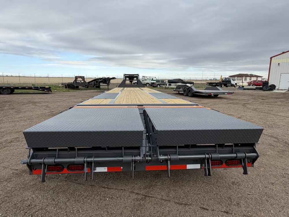 8.5'x40' Lamar Flatbed