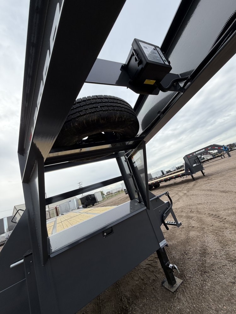 8.5'x40' Lamar Flatbed