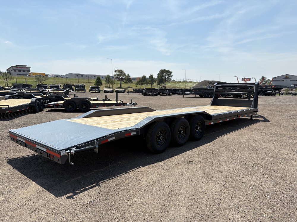 8.5'x32' Lamar Equipment