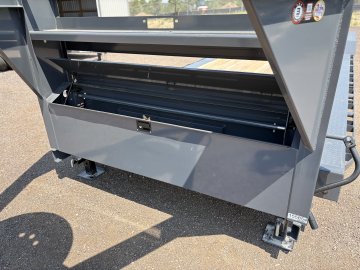 8.5'x32' Lamar Equipment
