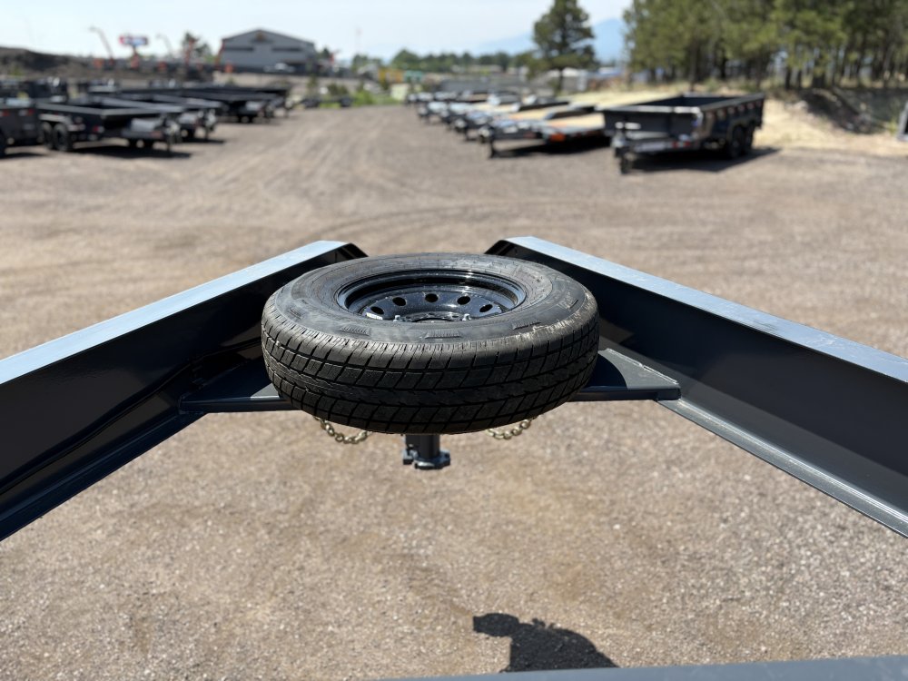 8.5'x32' Lamar Equipment