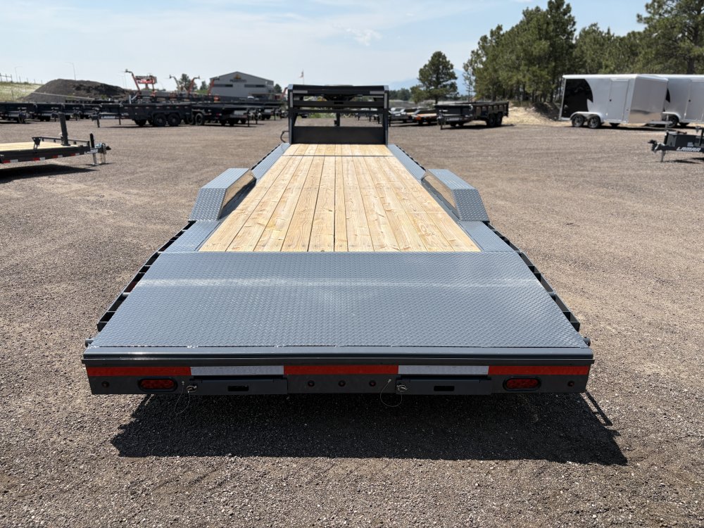8.5'x32' Lamar Equipment