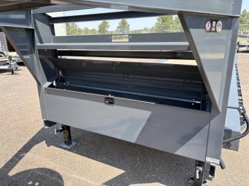 8.5'x32' Lamar Equipment