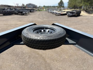 8.5'x32' Lamar Equipment