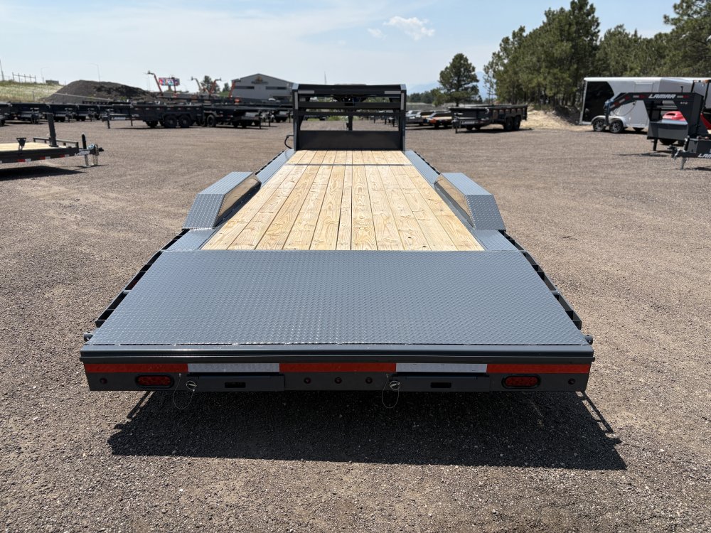 8.5'x28' Lamar Equipment