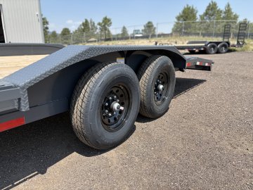 8.5'x28' Lamar Equipment