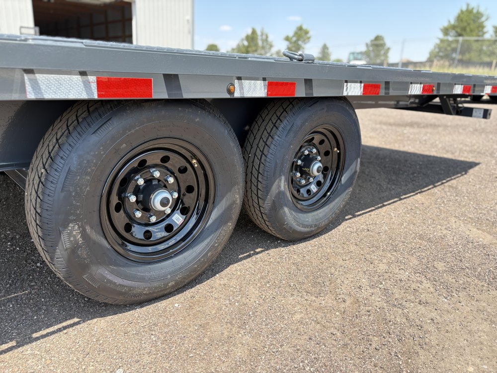 8.5'x26' Lamar Flatbed