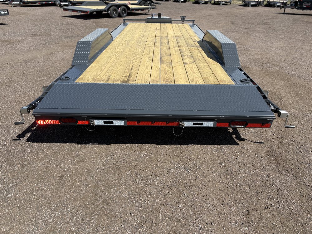 8.5'x22' Lamar Equipment