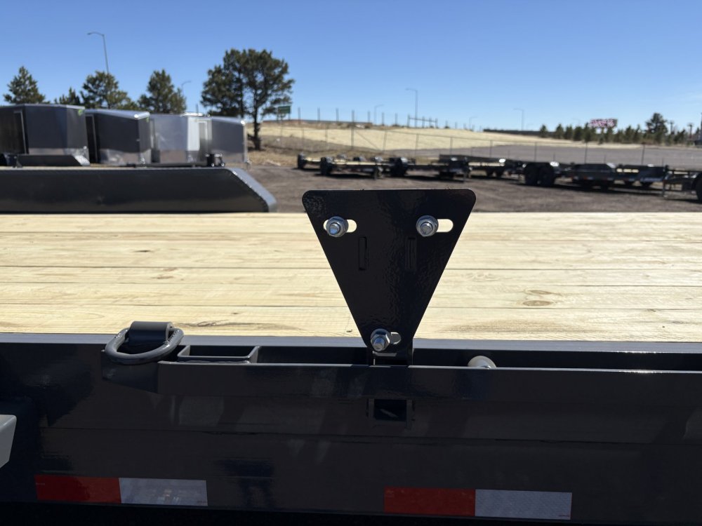 7'x22' Lamar Equipment