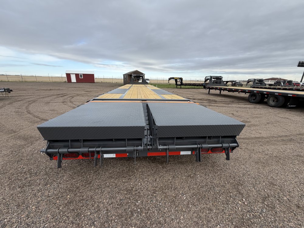 8.5'x40' Lamar Flatbed