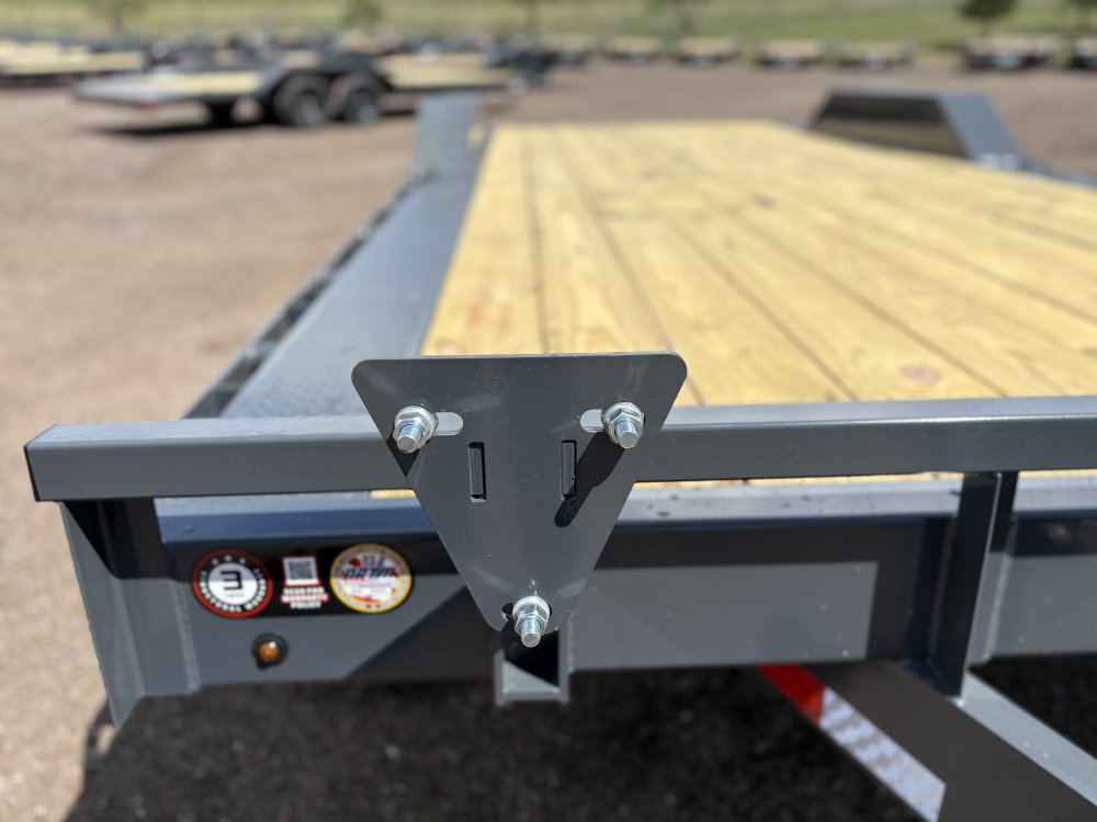 8.5'x22' Lamar Equipment