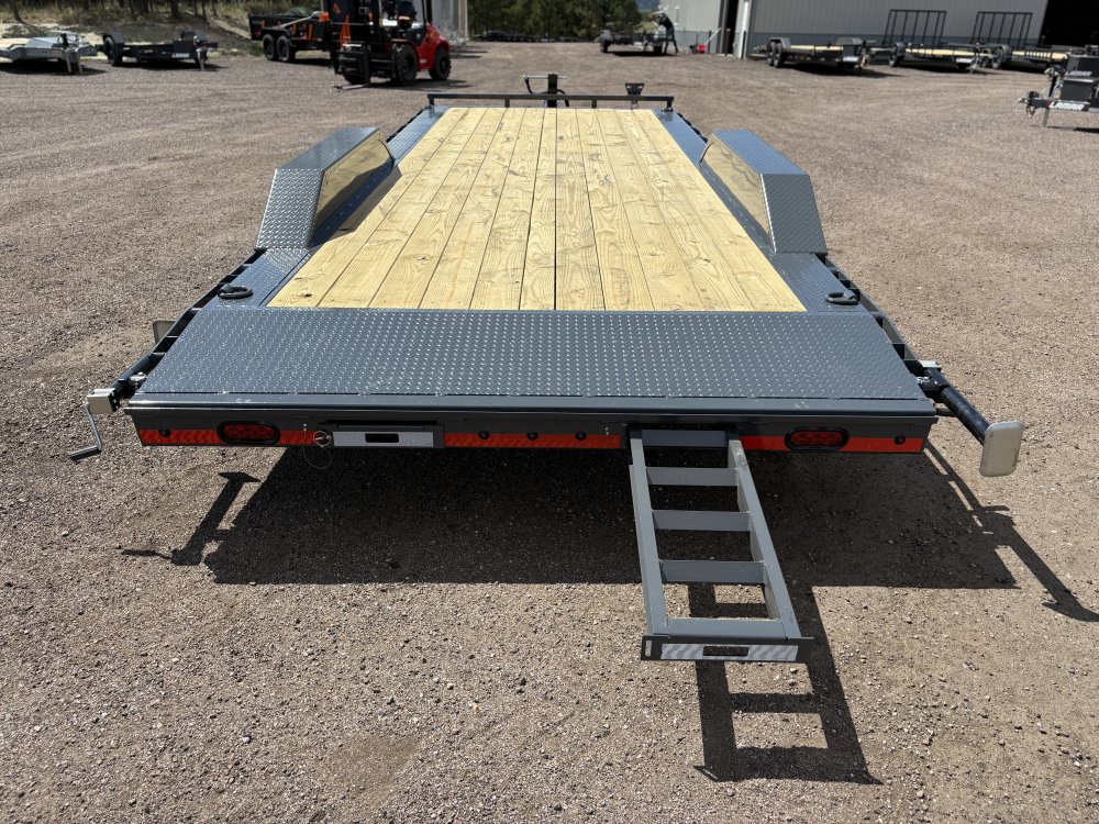 8.5'x22' Lamar Equipment