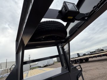 8.5'x32' Lamar Flatbed