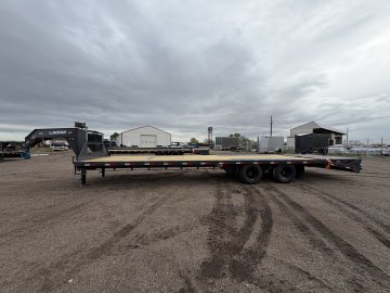 8.5'x32' Lamar Flatbed