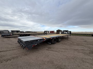 8.5'x32' Lamar Flatbed