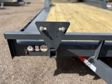 8.5'x22' Lamar Equipment
