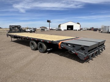 8.5'x32' Lamar Flatbed