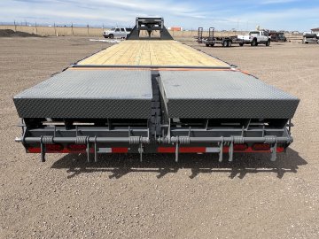 8.5'x32' Lamar Flatbed