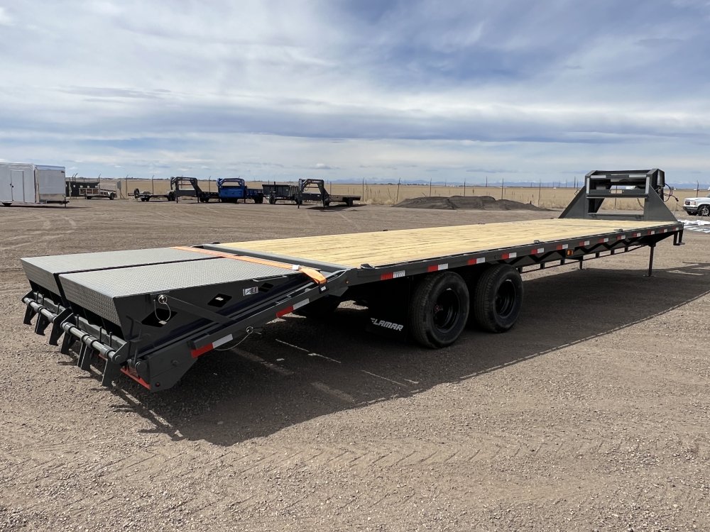 8.5'x32' Lamar Flatbed