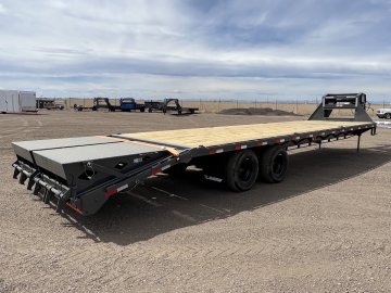 8.5'x32' Lamar Flatbed