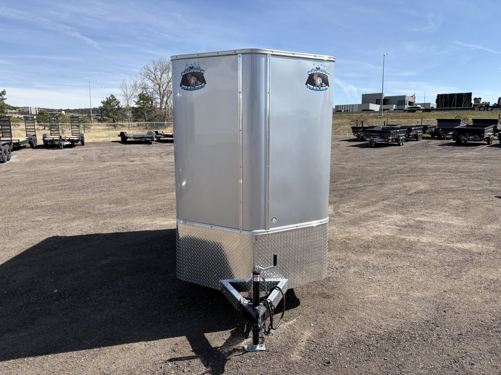 5'x8' Big Horn Enclosed Cargo