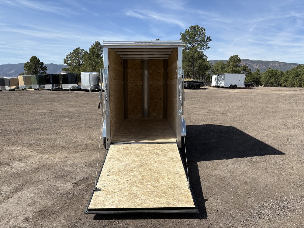 5'x8' Big Horn Enclosed Cargo